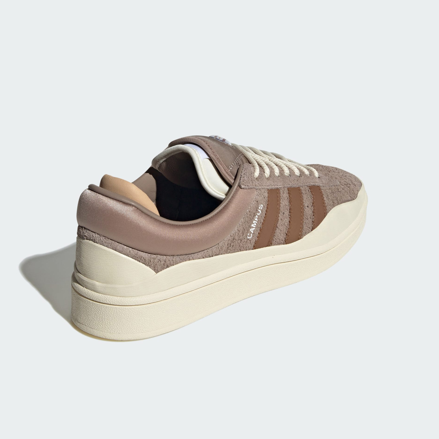 รองเท้ากีฬาแฟชั่นลำลอง Adidas  - Running Gear Adidas บทวิจารณ์และราคา
